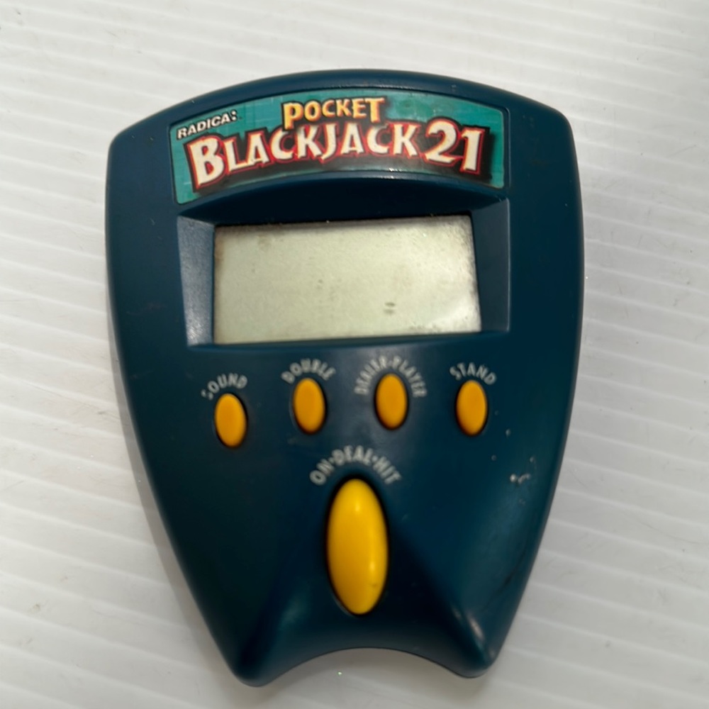 1999 Pocket Blackjack 21 Radica Electronic Handheld Game Vintage